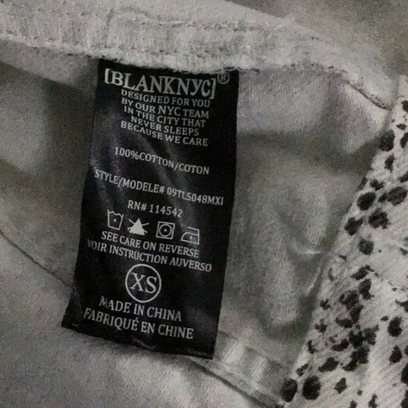 BLANK NYC Denim Trucker Jacket In Snake Print Size XS. - Picture 10 of 15